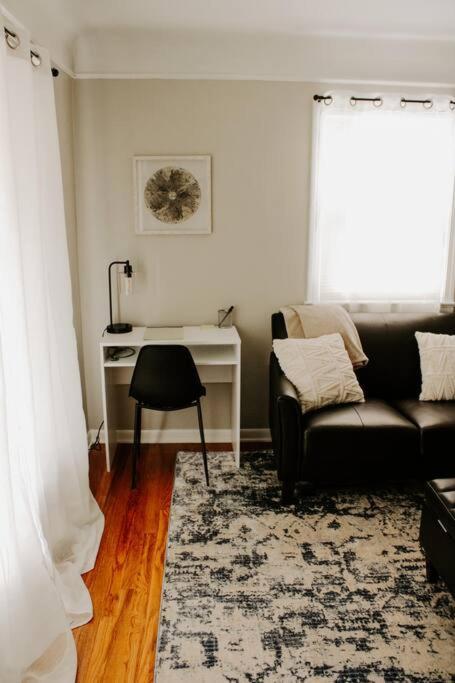 Cozy House Near Lake Erie, 10 Minutes To Downtown. 클리블랜드 외부 사진